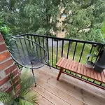 Modern Apartment With A Balcony And Free Parking