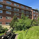 Modern Apartment With A Balcony And Free Parking